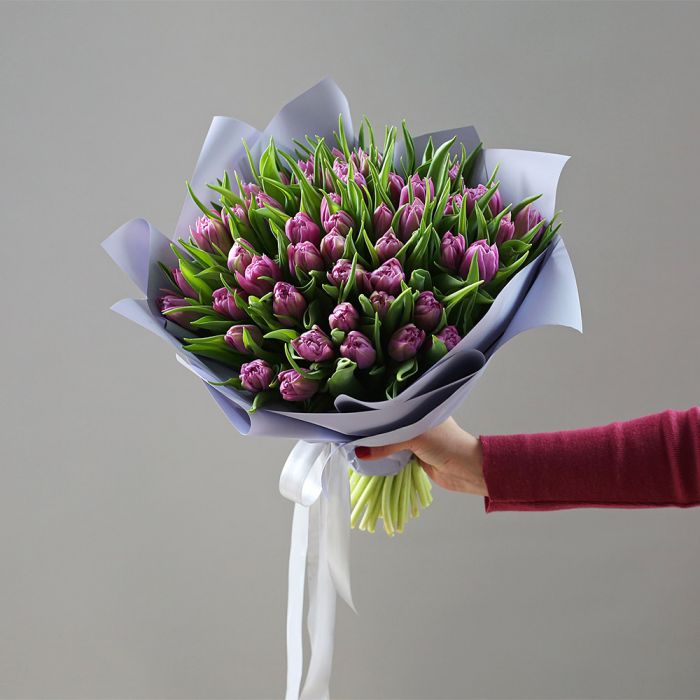 Лиловые тюльпаны 51 шт. ― Amourflowers