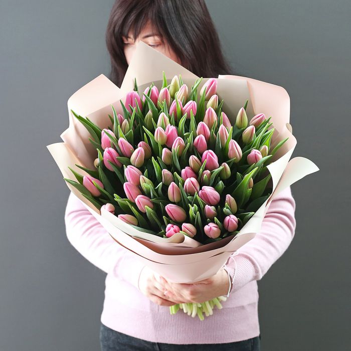 Классические розовые тюльпаны 51шт. ― Amourflowers