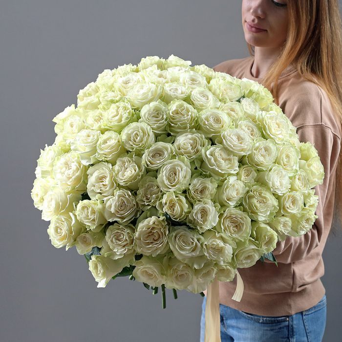 Белые розы 101шт. ― Amourflowers
