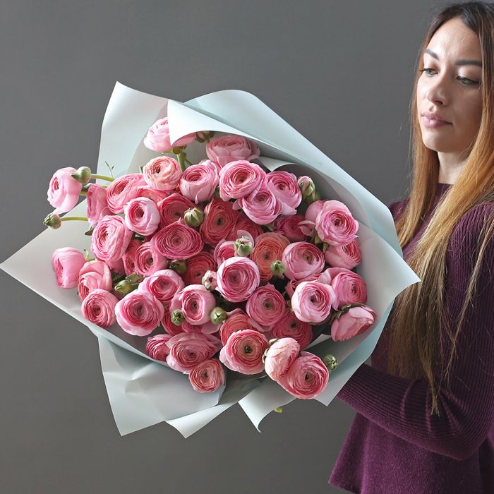 Розовые ранункулюсы 51шт. ― Amourflowers